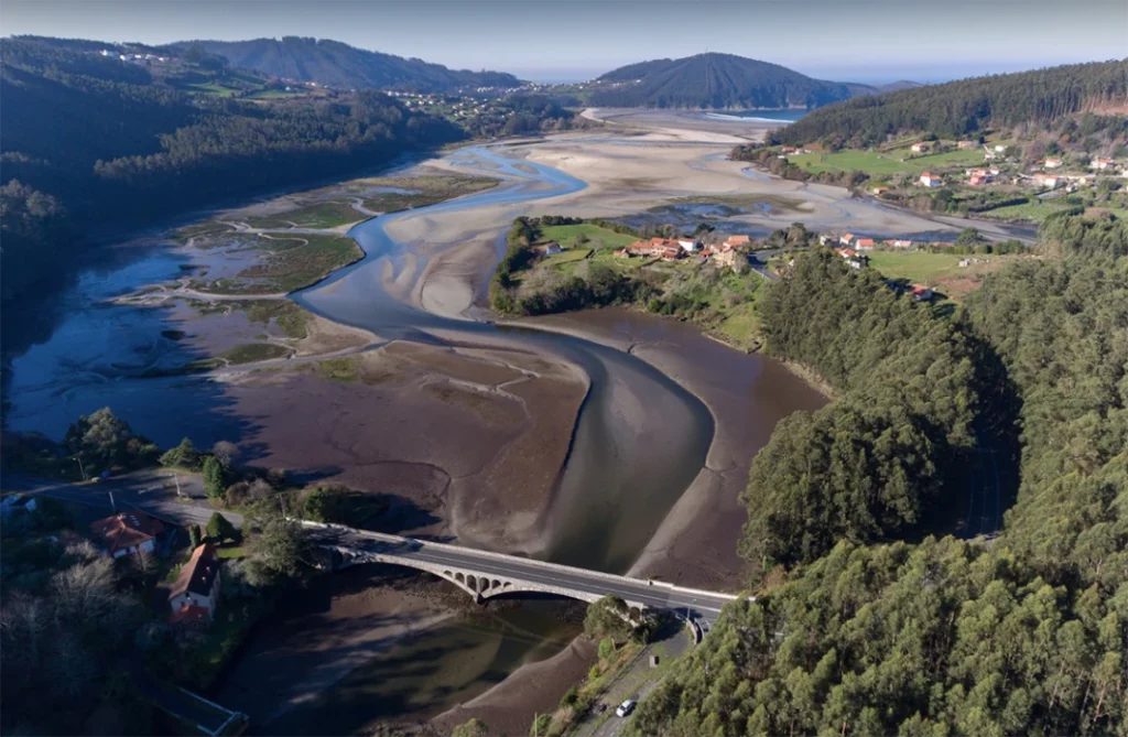 Esteiro do río das Mestas