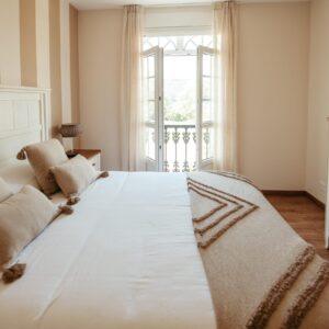 APARTAMENTOS LAR DA REVOLTA EN CEDEIRA CON VISTAS AL MAR